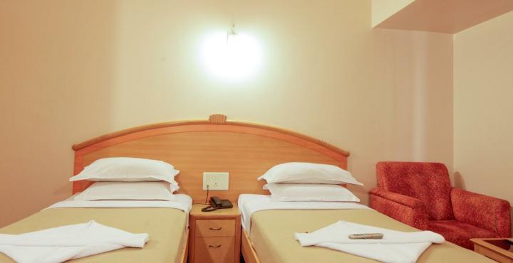 Oyo 15781 Shree Adiga Residency Hotel Bangalore Exterior foto