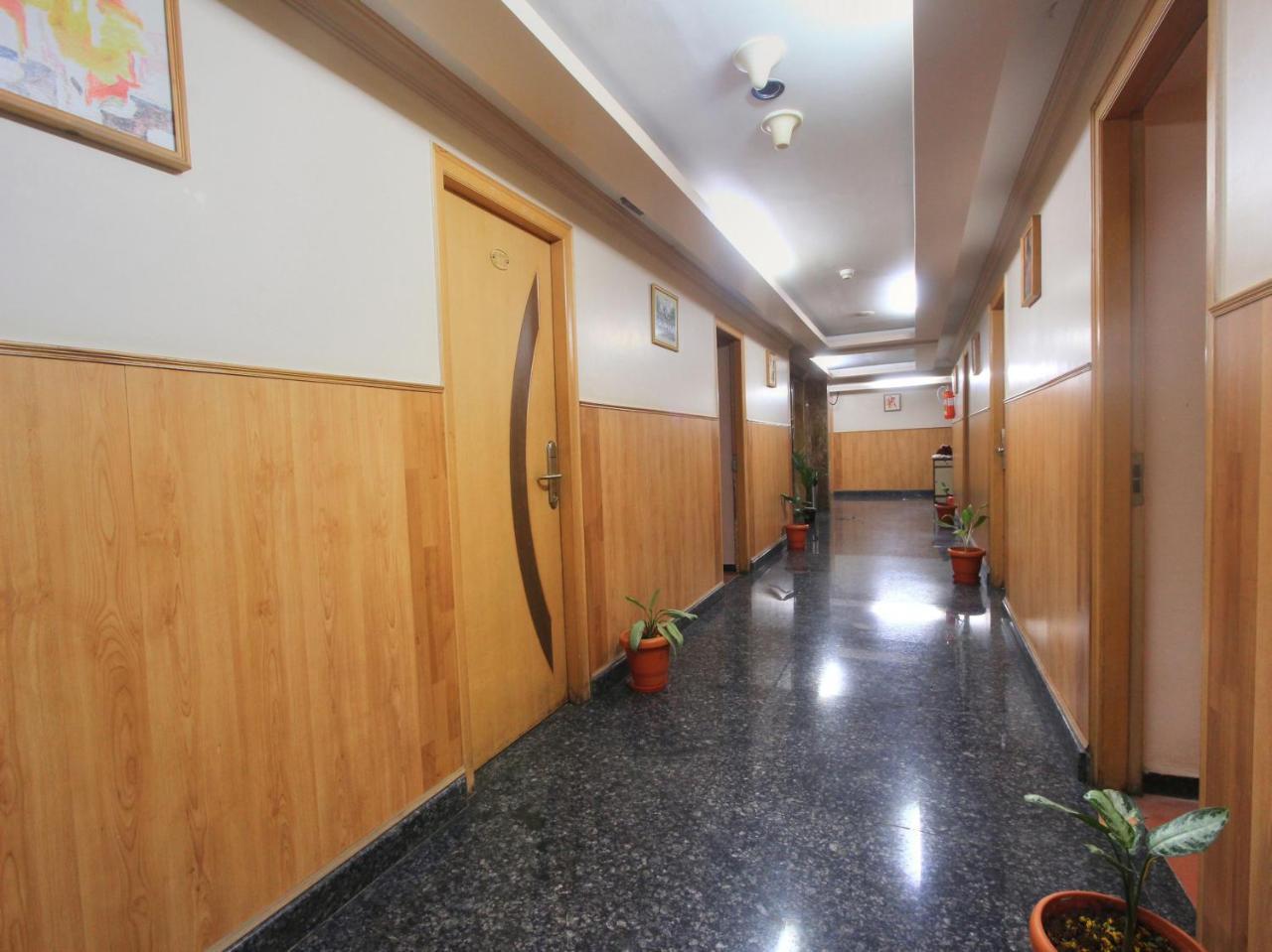 Oyo 15781 Shree Adiga Residency Hotel Bangalore Exterior foto