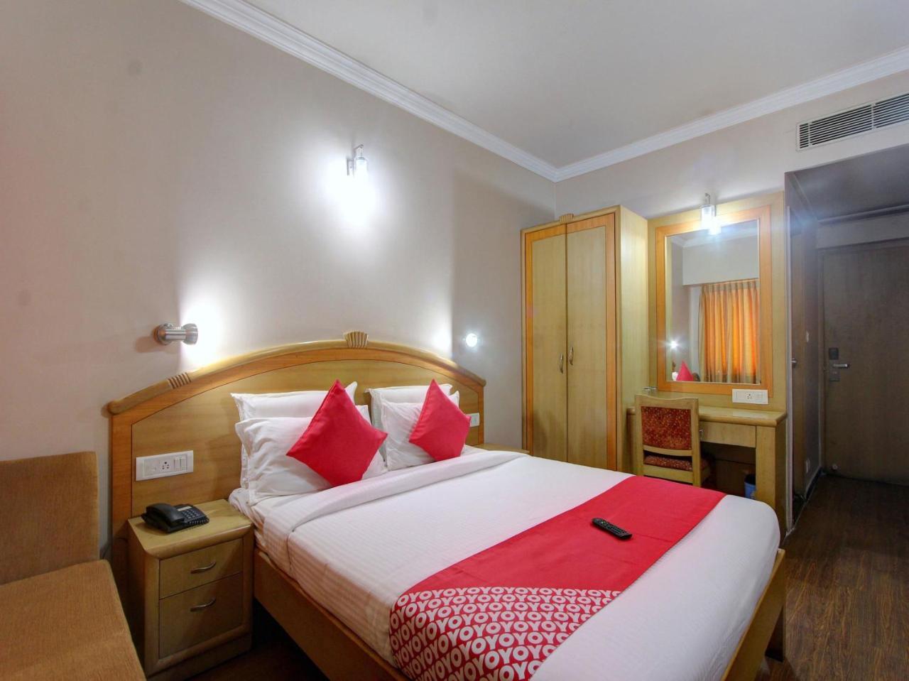 Oyo 15781 Shree Adiga Residency Hotel Bangalore Exterior foto